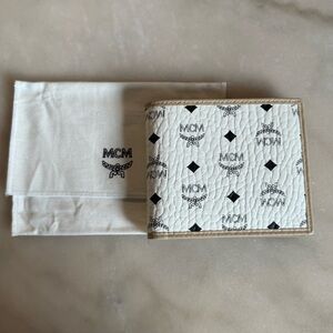 New MCM men’s white Bifold Wallet In Visetos Original monogram